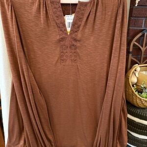 NWT Democracy Boho Embroidered Top: Chocolate Brown (MED)